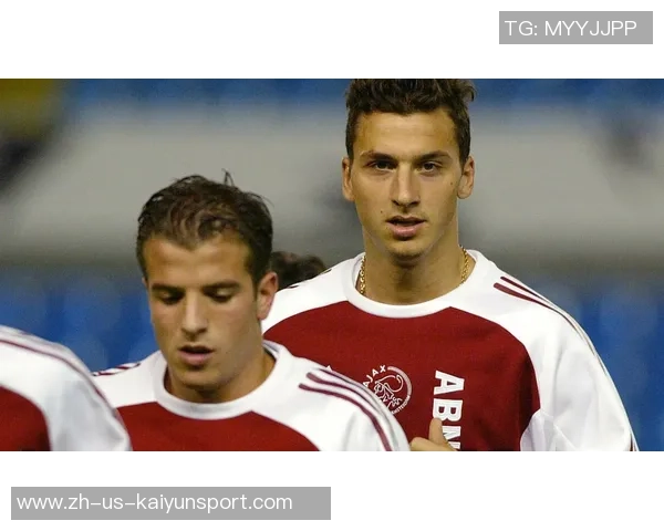 足球王坤：从青涩少年到绿茵场上的传奇巨星之路